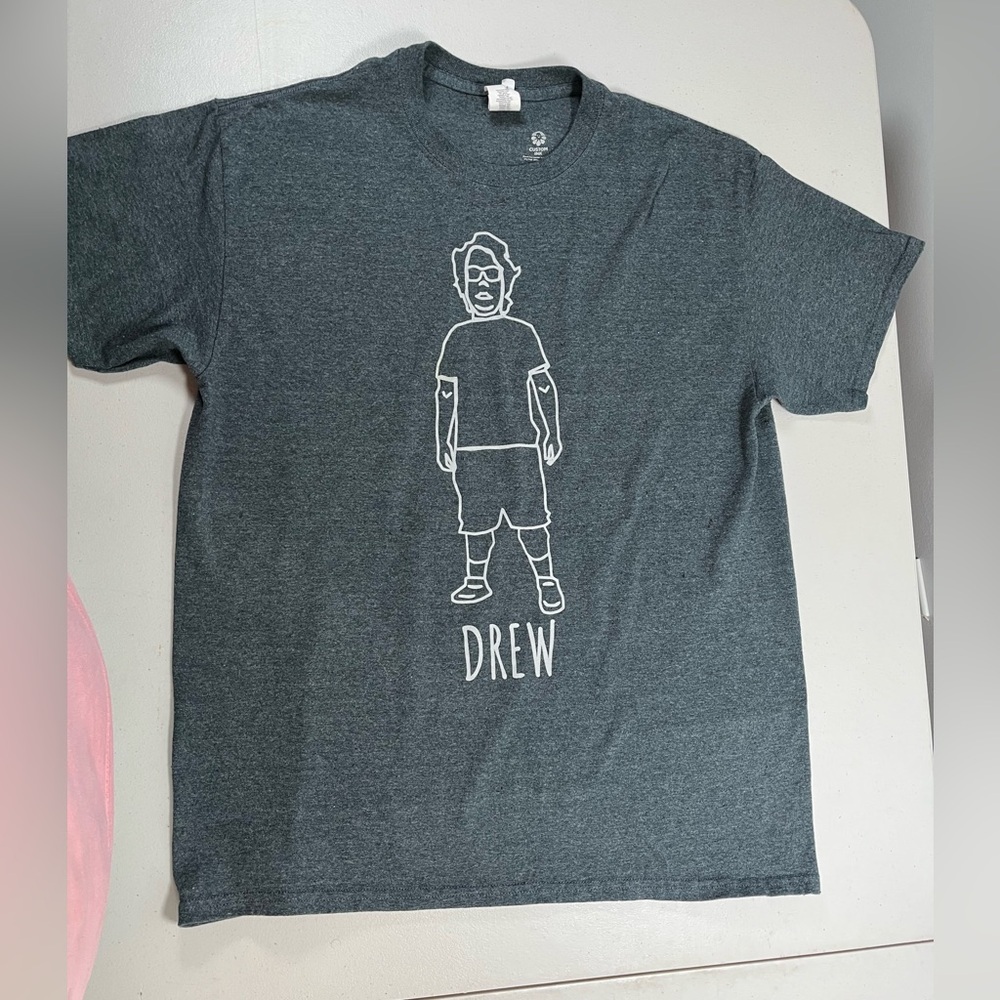 Gildan Men's Charcoal Graphic Tee